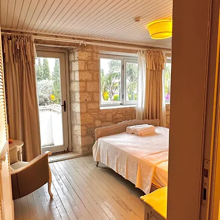 Leonidas Hotel Cesme