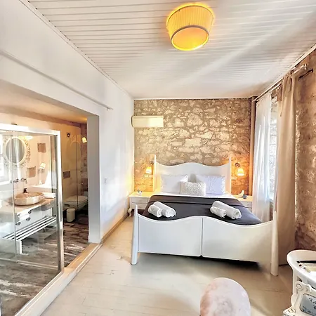 Leonidas Hotel