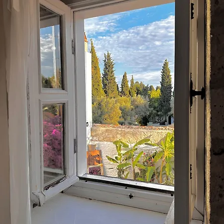 Leonidas Hotel Çeşme