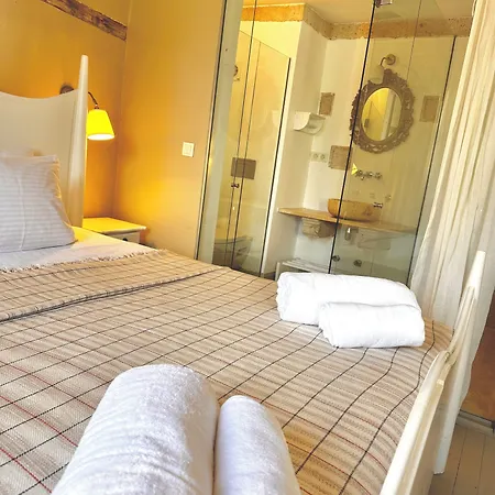 Leonidas Hotel *